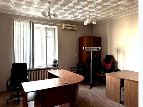 комерційна за адресою Амвросія Бучми бульв., 5/1