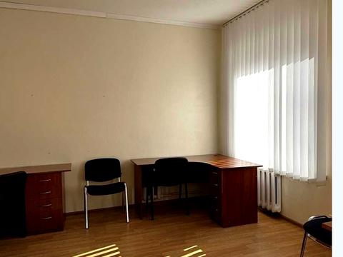 комерційна за адресою Амвросія Бучми бульв., 5