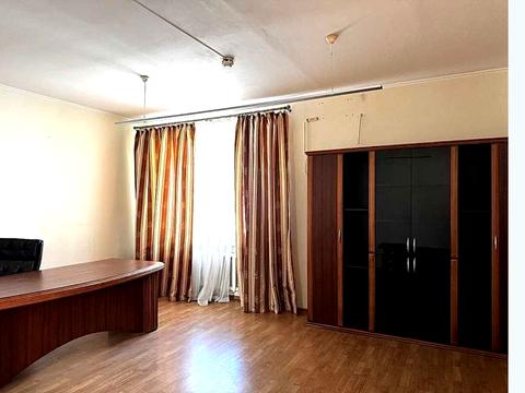 комерційна за адресою Амвросія Бучми бульв., 5