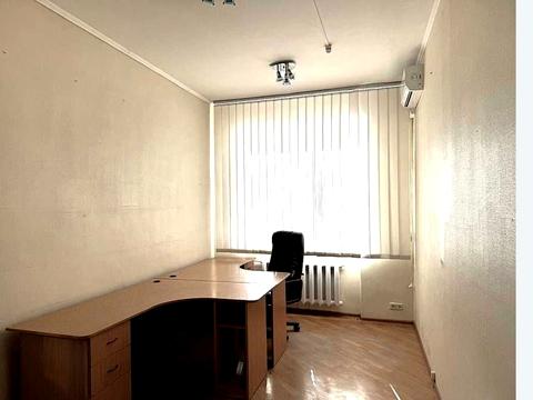 комерційна за адресою Амвросія Бучми бульв., 5