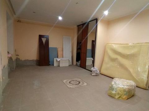 комерційна за адресою Степана Бандери вул. (), 33