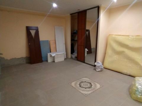 комерційна за адресою Степана Бандери вул. (), 33
