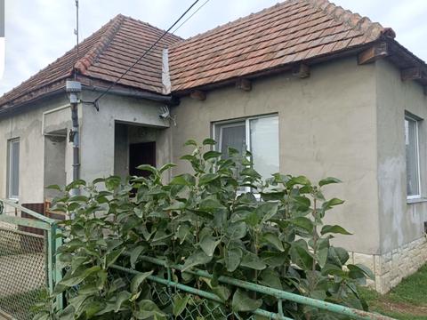 дом по адресу Центральна