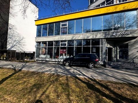 комерційна за адресою Антіна Могильницького вул., 32