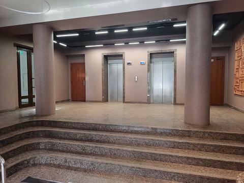 комерційна за адресою Генерала Алмазова вул. (Кутузова), 18/7