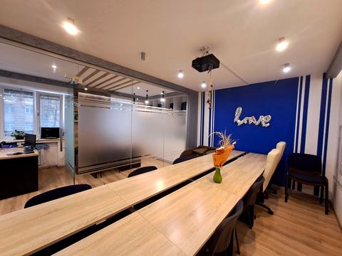 комерційна за адресою Замкова вул., 5