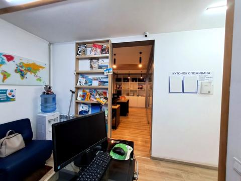 комерційна за адресою Замкова вул., 5