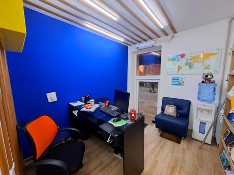 комерційна за адресою Замкова вул., 5