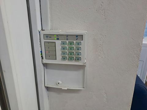 комерційна за адресою Замкова вул., 5