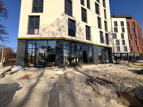 комерційна за адресою Лісна вул., 1