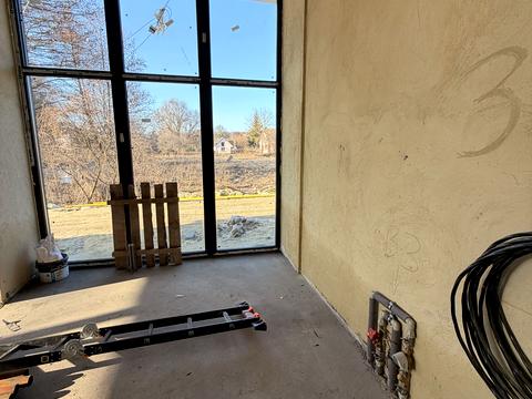 комерційна за адресою Лісна вул., 1