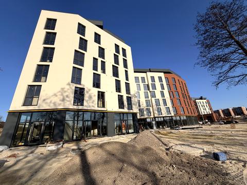 комерційна за адресою Лісна вул., 1