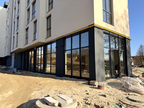 комерційна за адресою Лісна вул., 1