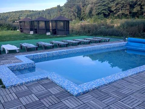 комерційна за адресою центральна, 76а