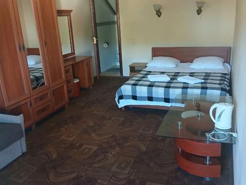 комерційна за адресою центральна, 76а