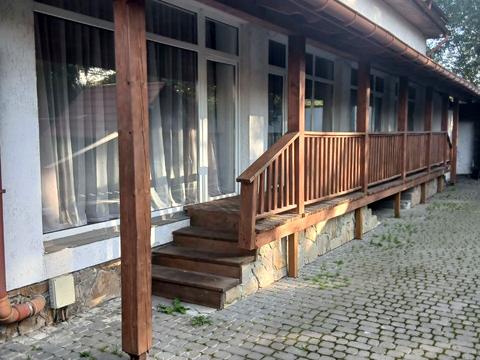 комерційна за адресою центральна, 76а