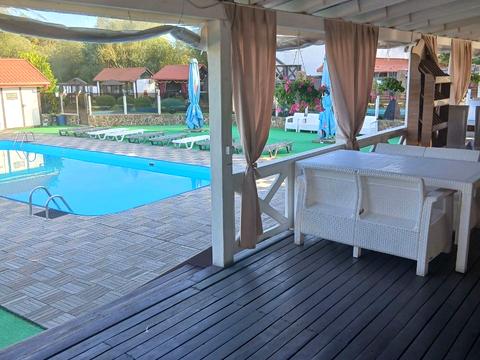 комерційна за адресою центральна, 76а