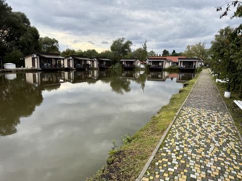 комерційна за адресою центральна, 76а