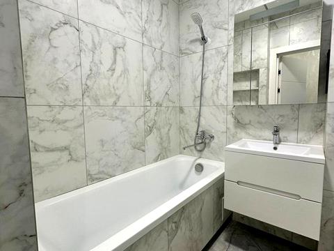 квартира за адресою Салютна вул., (Будинок 02301-02303)