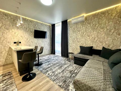 квартира за адресою Салютна вул., (Будинок 02301-02303)