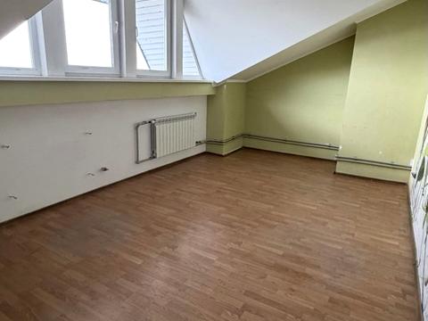 комерційна за адресою Зелена вул., 131