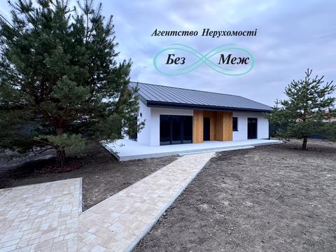 будинок за адресою Успішна вул.
