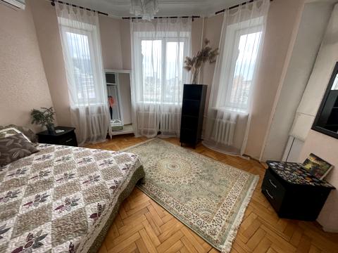 квартира за адресою Кропивницького вул., 12