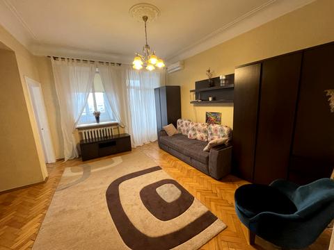 квартира за адресою Кропивницького вул., 12