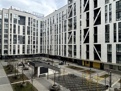 комерційна за адресою Героїв УПА вул., 73-В