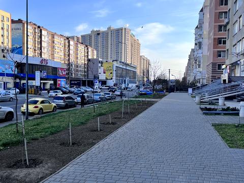 комерційна за адресою Владислава Бувалкіна вул. (Бочарова Генерала), 75