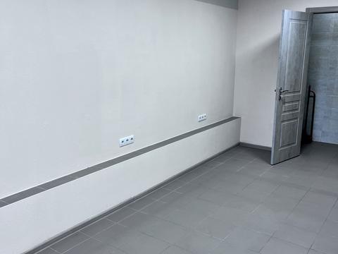 комерційна за адресою Владислава Бувалкіна вул. (Бочарова Генерала), 75