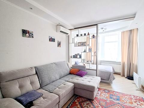 квартира за адресою Анни Ахматової вул., 22