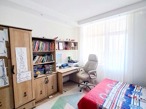 квартира за адресою Анни Ахматової вул., 22