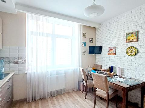 квартира за адресою Анни Ахматової вул., 22