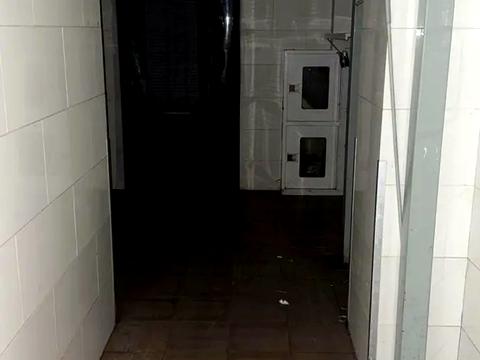 комерційна за адресою Щаслива вул., 20