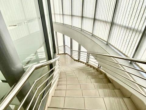 комерційна за адресою Дмитра Яворницького просп. (Карла Маркса), 52