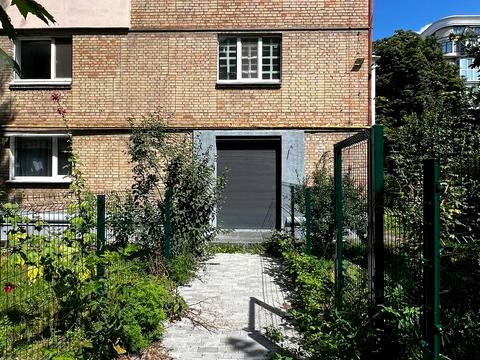 коммерческая по адресу Олександра Копиленка ул., 3