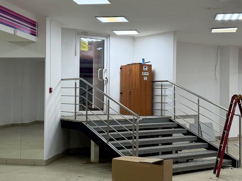 комерційна за адресою Різдвяна вул. (Енгельса), 23