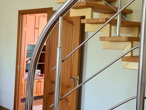 дом по адресу Квітнева, 2