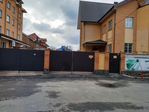 комерційна за адресою Київська вул., 63