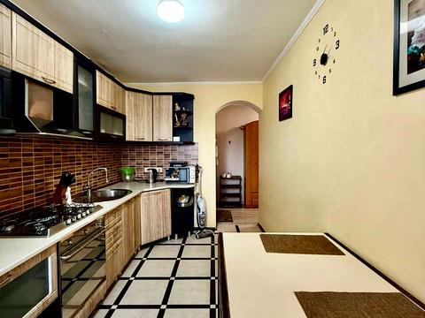 квартира за адресою Айвазовського вул., 12