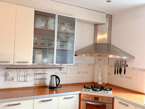 квартира по адресу Небесной Сотни ул., 38