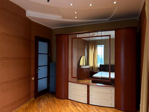 квартира по адресу Небесной Сотни ул., 38