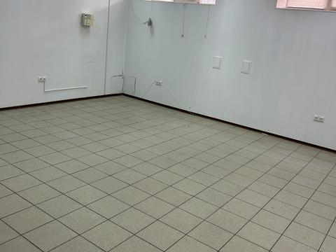 комерційна за адресою Парусна вул. (Героїв Сталінграду), 1в