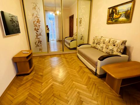 квартира за адресою Омеляна Поповича вул., 5