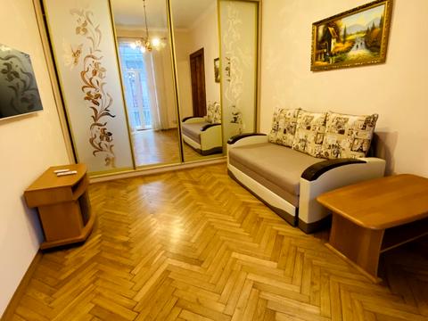квартира за адресою Омеляна Поповича вул., 5