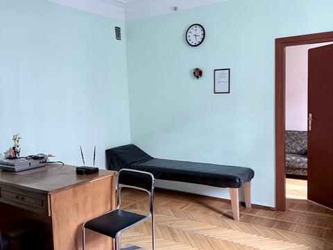 комерційна за адресою Торгова вул., 15