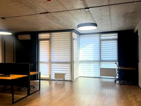 комерційна за адресою Предславинська вул., 57