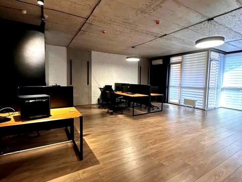 комерційна за адресою Предславинська вул., 57