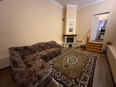 будинок за адресою Богдана Хмельницького